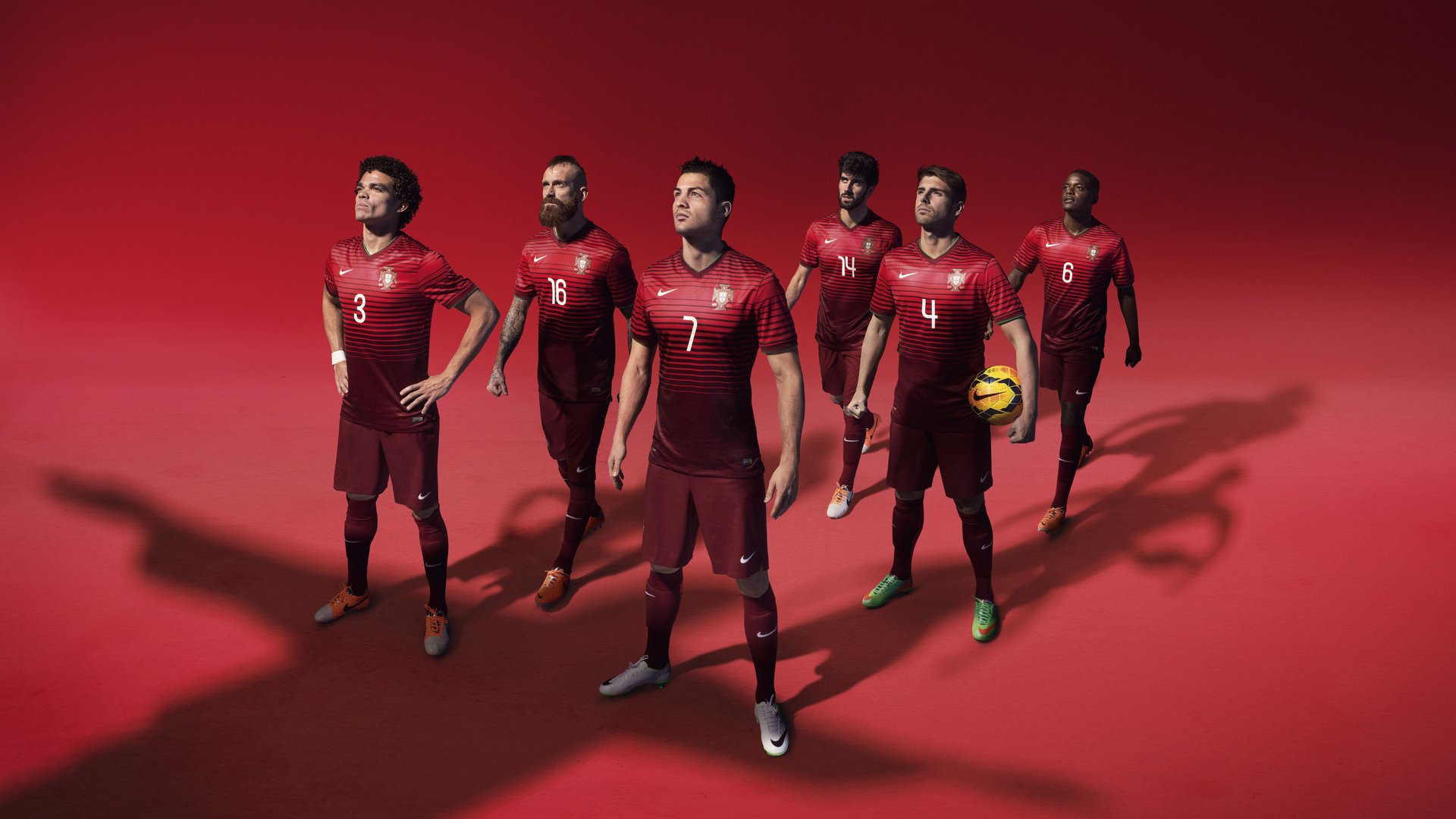 绿茵场上的碾压与乒乓台前的传奇，当法国队遇上奥恰洛夫之夜